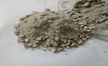 鋁鎂質(zhì)澆注料不同環(huán)境下氧化鋁原料應(yīng)該選擇燒結(jié)的還是電熔的？